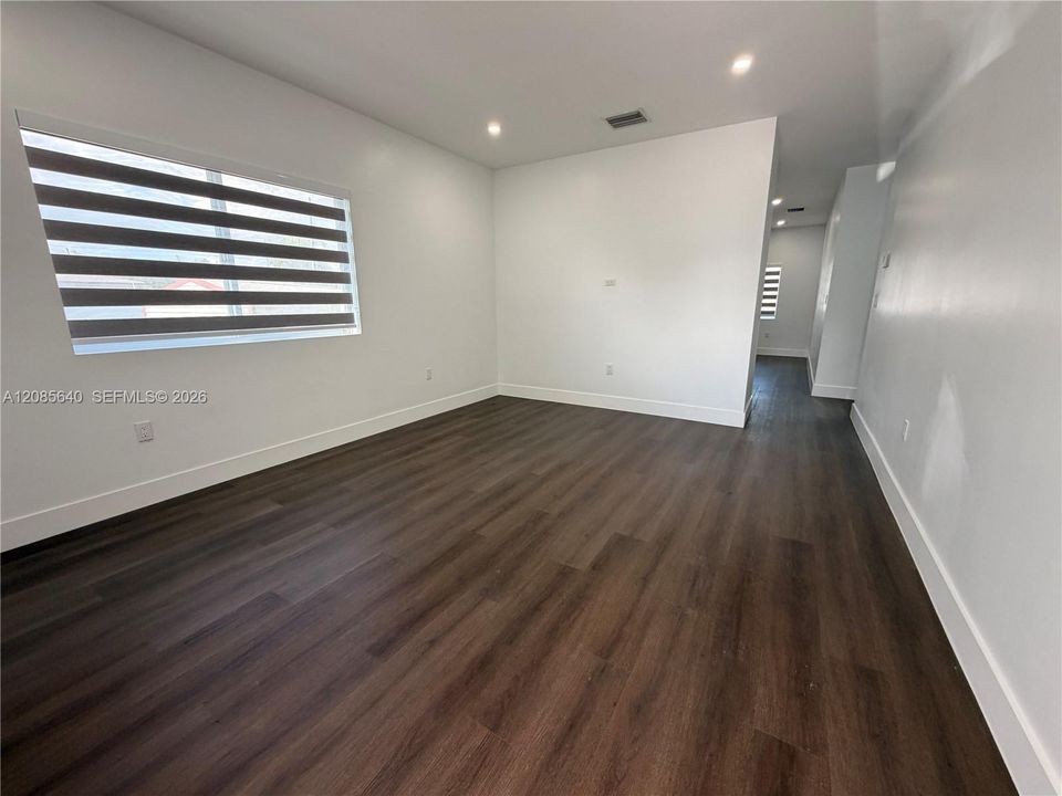 For Rent: $3,200 (4 beds, 2 baths, 2950 Square Feet)
