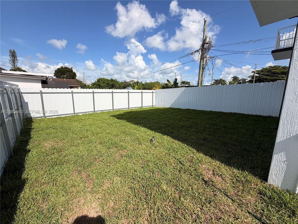 For Rent: $3,200 (4 beds, 2 baths, 2950 Square Feet)