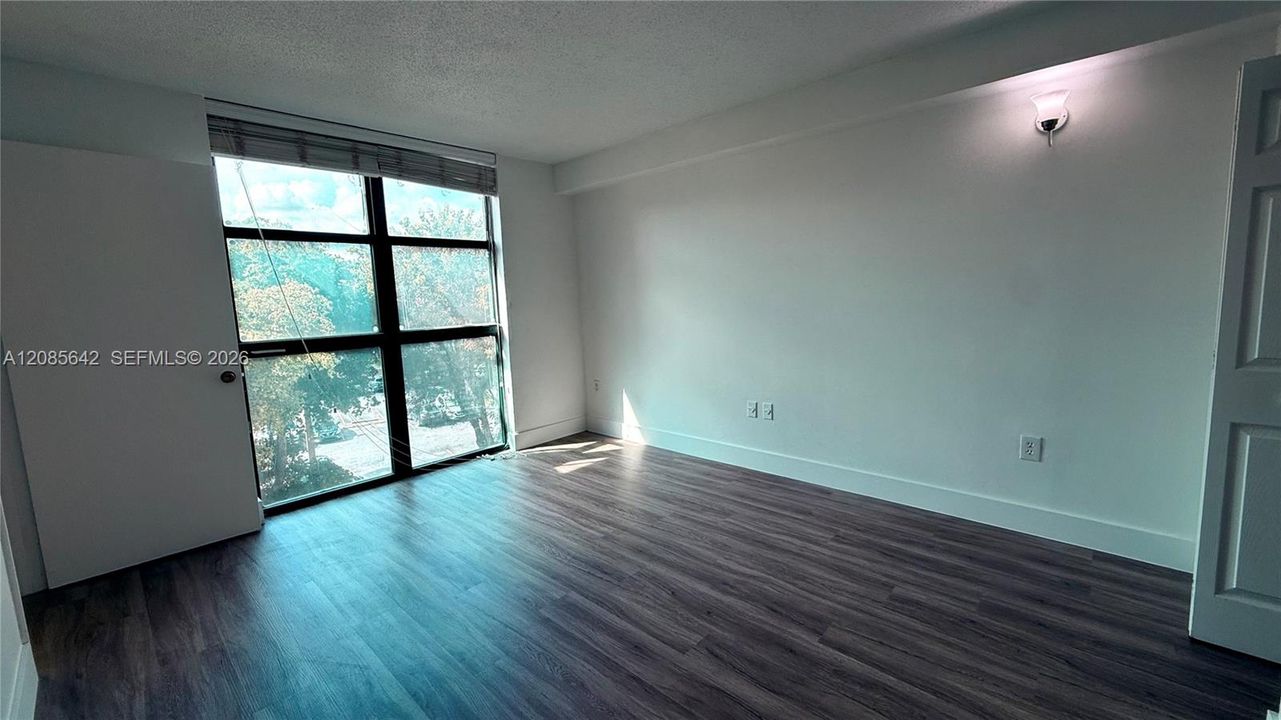 В аренду: $2,200 (2 спален, 2 ванн, 898 Квадратных фут)