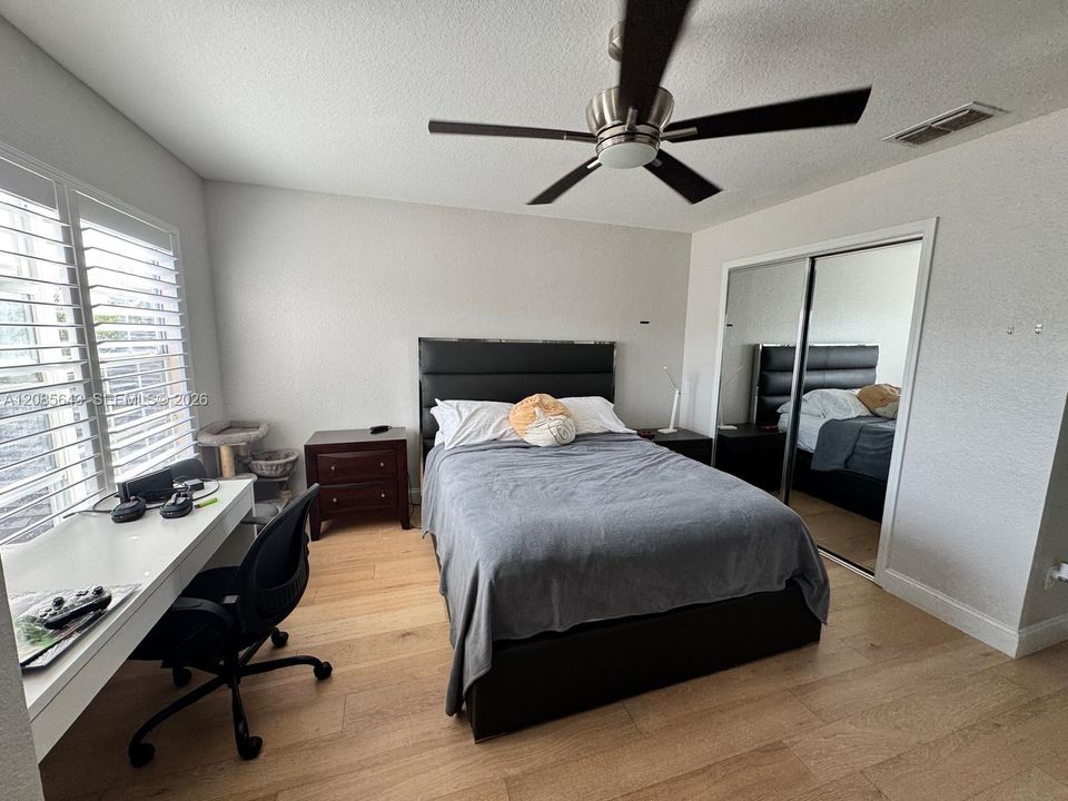 Master Bedroom (upstairs)