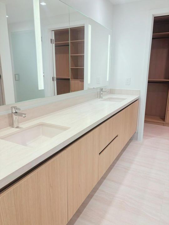 MAster Bath 1