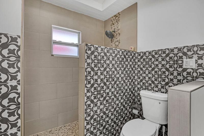 Master shower area