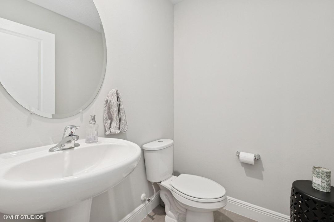 23_3901SEMentmoreLn_199_PowderRoom_Large
