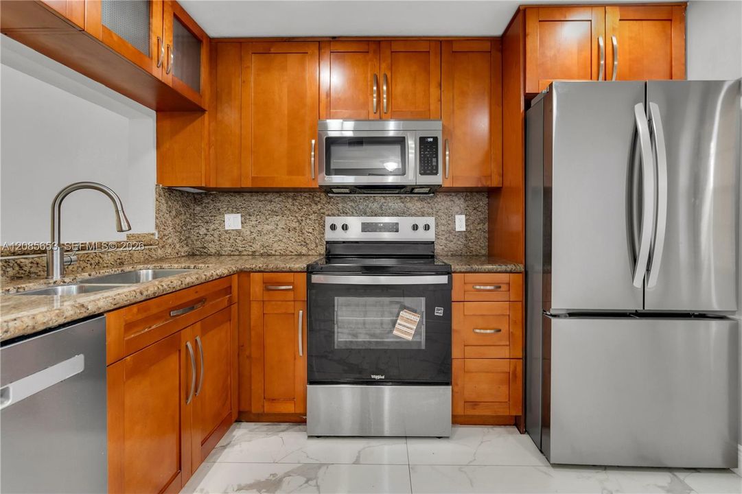 В аренду: $2,200 (2 спален, 2 ванн, 1000 Квадратных фут)