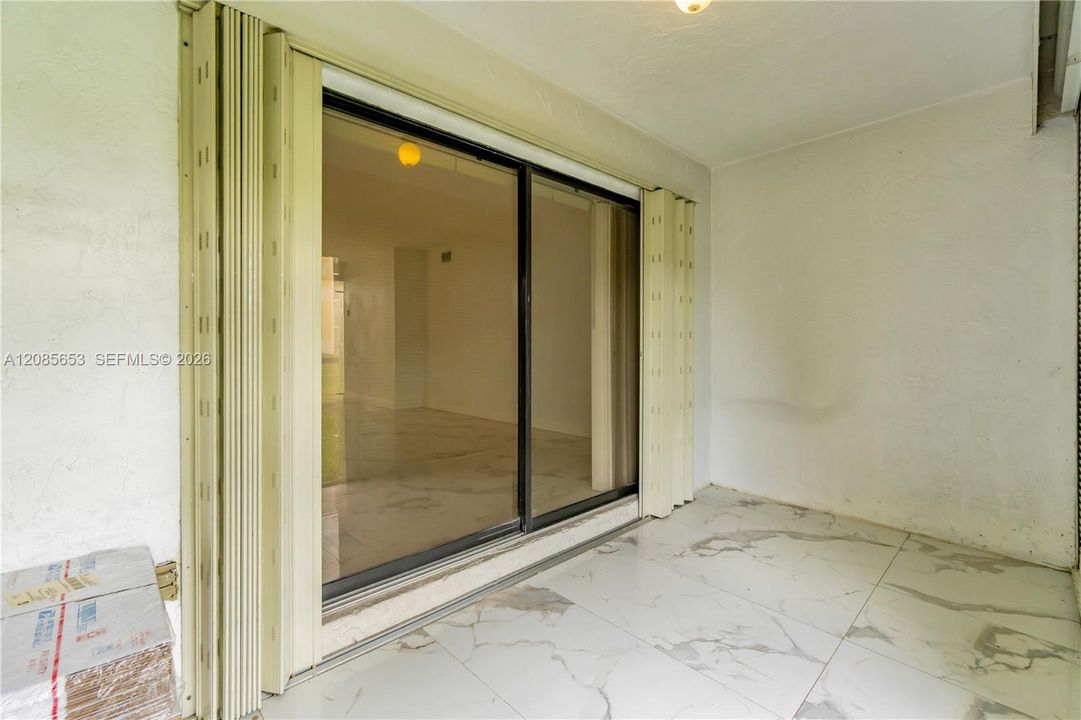 В аренду: $2,200 (2 спален, 2 ванн, 1000 Квадратных фут)