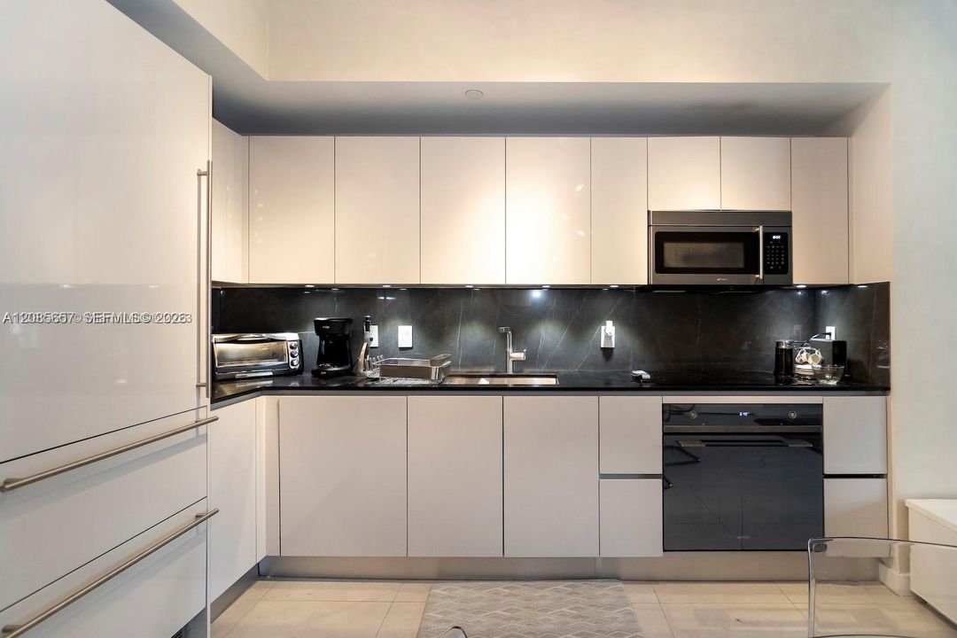 На продажу: $695,000 (1 спален, 1 ванн, 759 Квадратных фут)