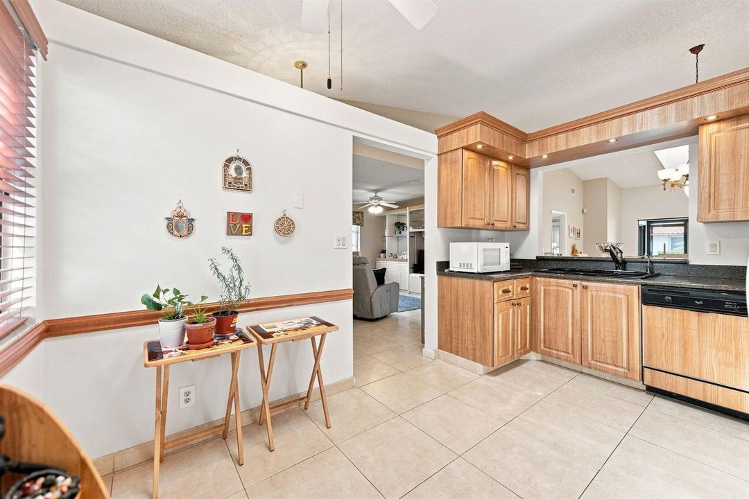 6-web-or-mls-6356-kings-gate-cir