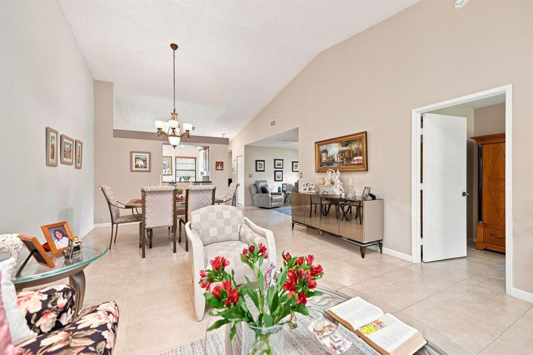 10-web-or-mls-6356-kings-gate-cir