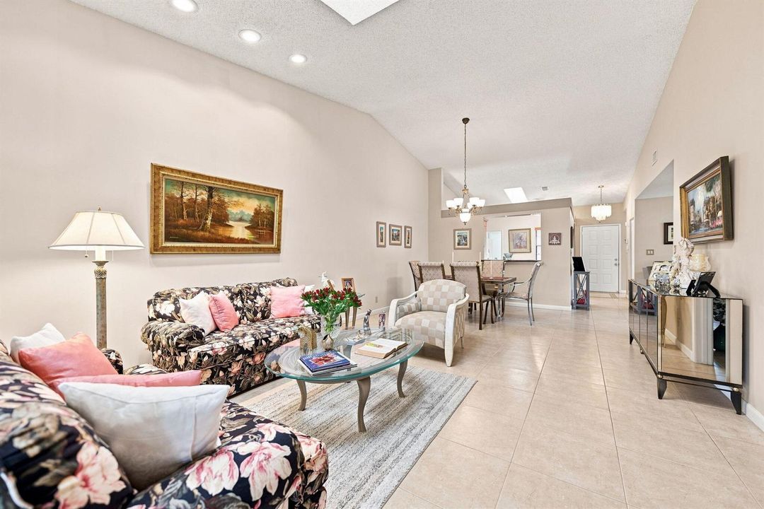 11-web-or-mls-6356-kings-gate-cir