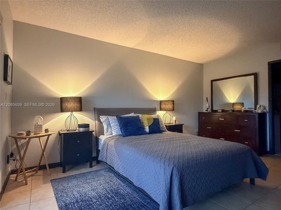 For Sale: $315,000 (2 beds, 2 baths, 1460 Square Feet)