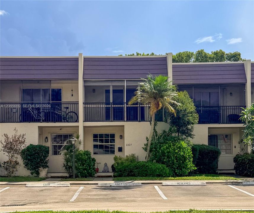 For Sale: $315,000 (2 beds, 2 baths, 1460 Square Feet)