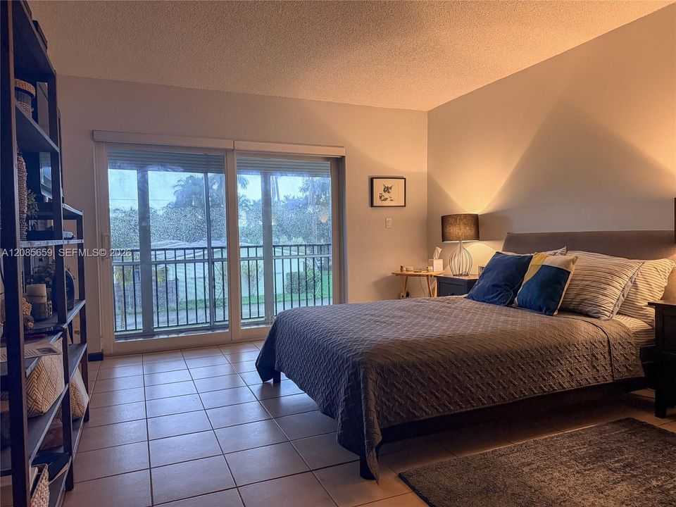 For Sale: $315,000 (2 beds, 2 baths, 1460 Square Feet)