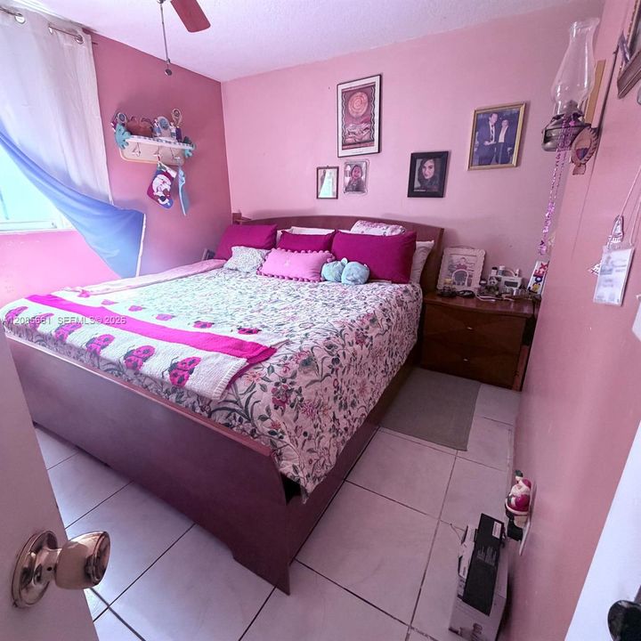 For Sale: $400,000 (2 beds, 2 baths, 880 Square Feet)