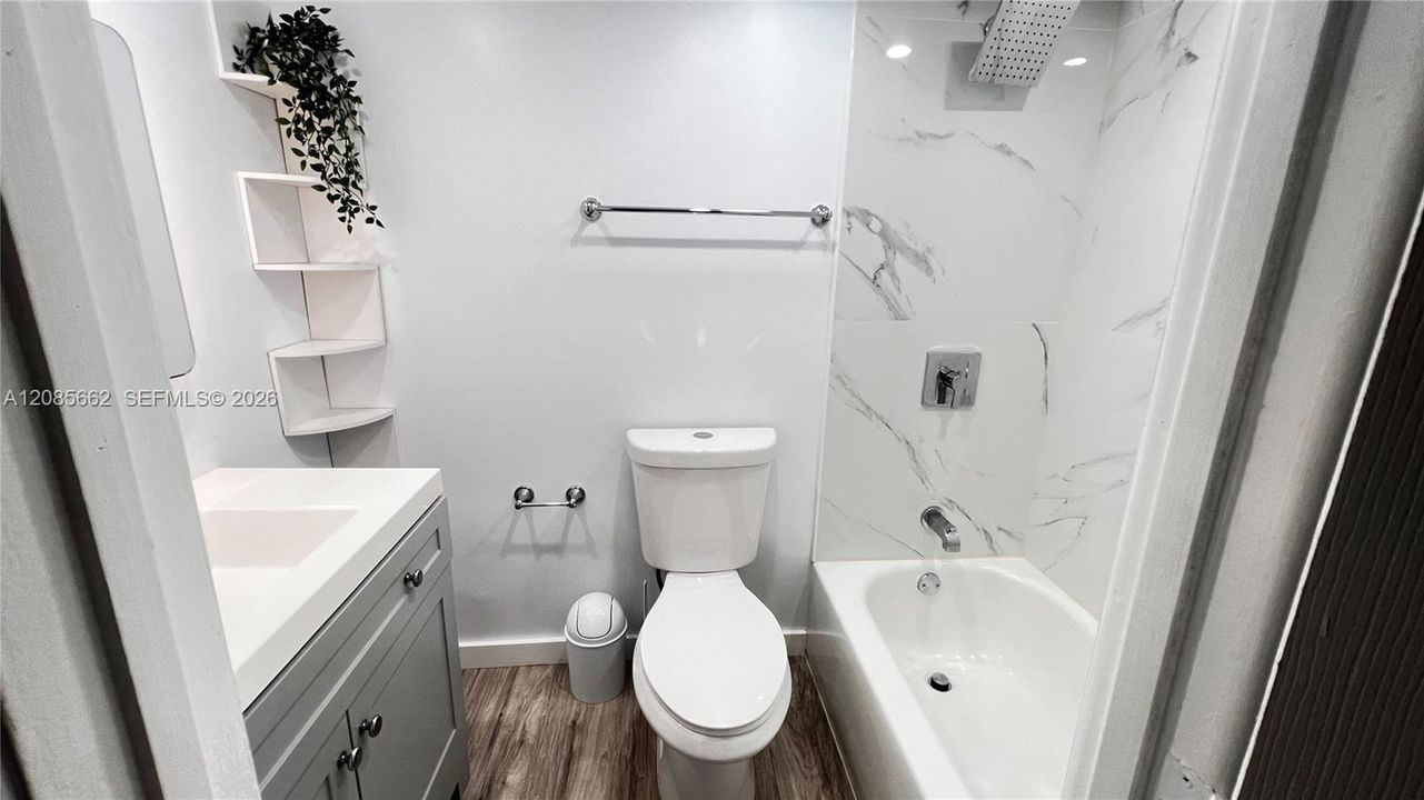 В аренду: $2,200 (2 спален, 2 ванн, 924 Квадратных фут)
