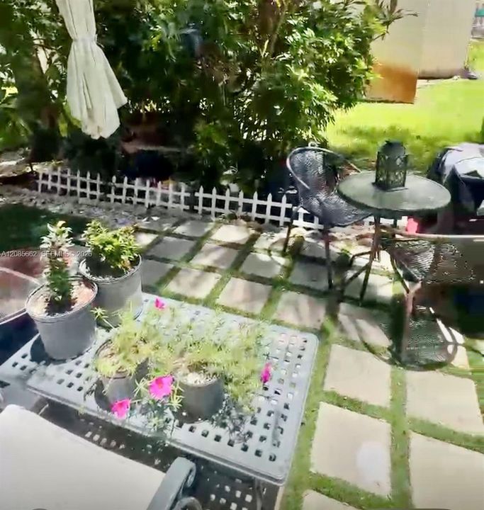 В аренду: $2,200 (2 спален, 2 ванн, 924 Квадратных фут)