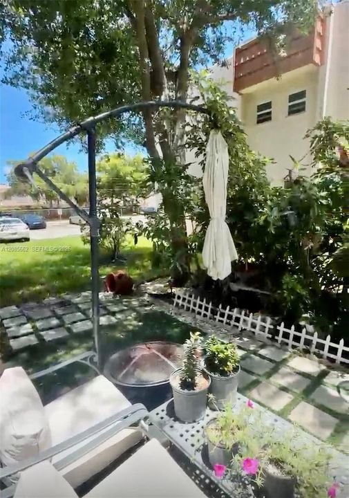 В аренду: $2,200 (2 спален, 2 ванн, 924 Квадратных фут)