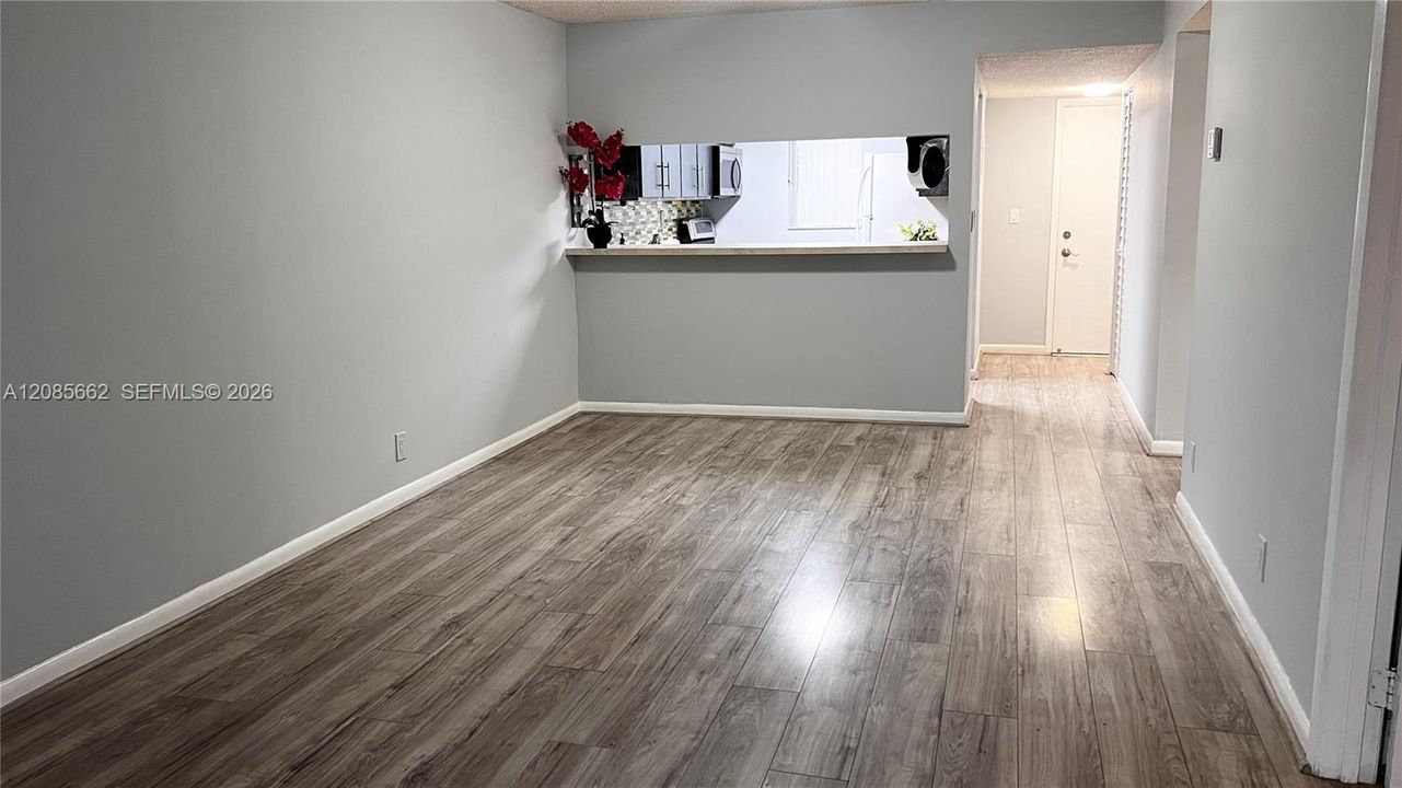 В аренду: $2,200 (2 спален, 2 ванн, 924 Квадратных фут)