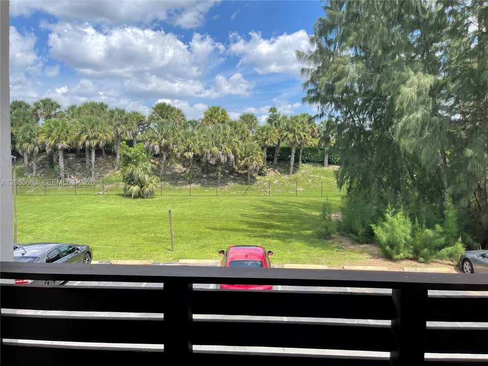 For Rent: $1,950 (1 beds, 1 baths, 665 Square Feet)