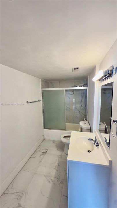 For Sale: $160,000 (1 beds, 2 baths, 861 Square Feet)