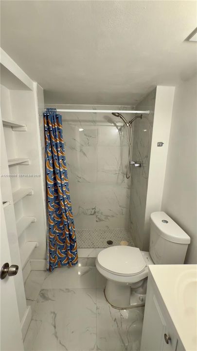 For Sale: $160,000 (1 beds, 2 baths, 861 Square Feet)