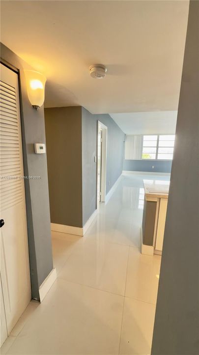 For Sale: $160,000 (1 beds, 2 baths, 861 Square Feet)