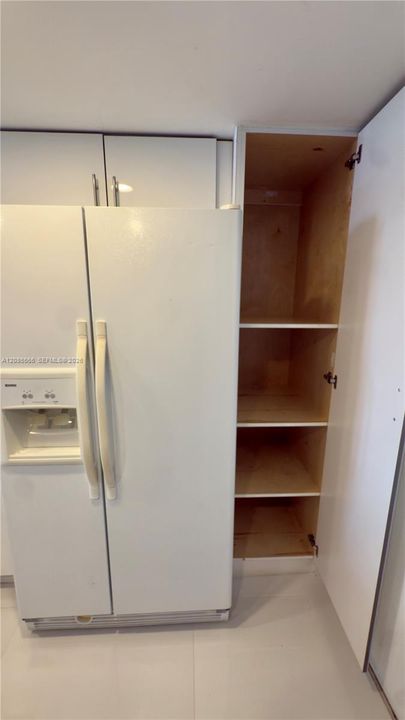 For Sale: $160,000 (1 beds, 2 baths, 861 Square Feet)