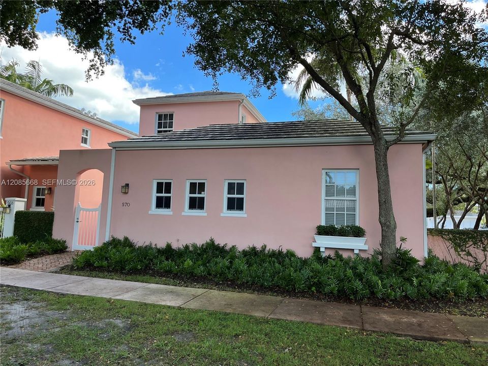 For Rent: $8,300 (3 beds, 3 baths, 2343 Square Feet)