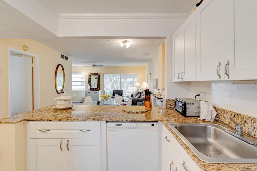 5401 NW 2nd Ave #227_Pictures_12_10.03.2
