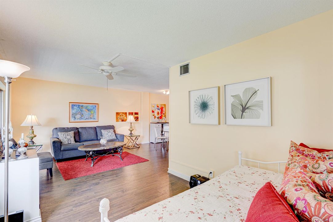 5401 NW 2nd Ave #227_Pictures_21_10.03.2