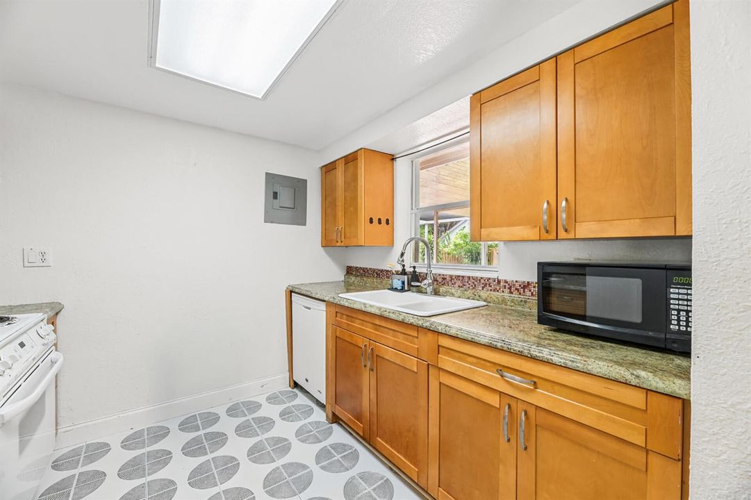 20260916 - 522 Heron Dr - MR-12