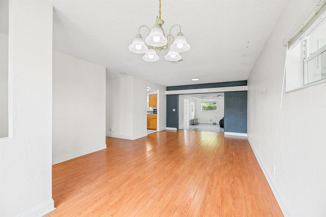 20260916 - 522 Heron Dr - MR-8