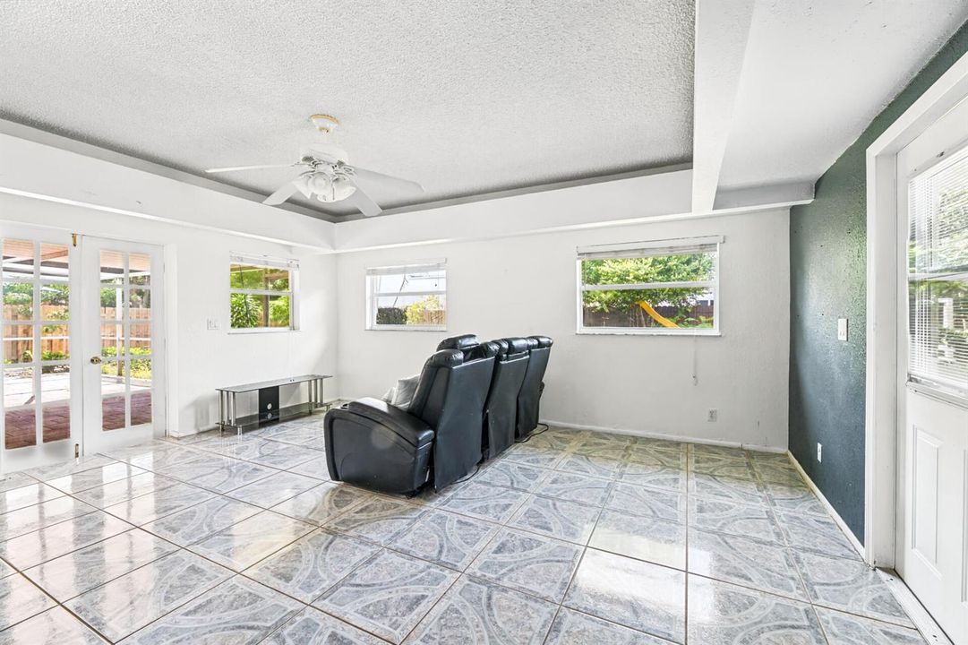 20260916 - 522 Heron Dr - MR-15