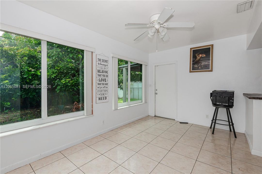 For Sale: $535,000 (3 beds, 2 baths, 1355 Square Feet)