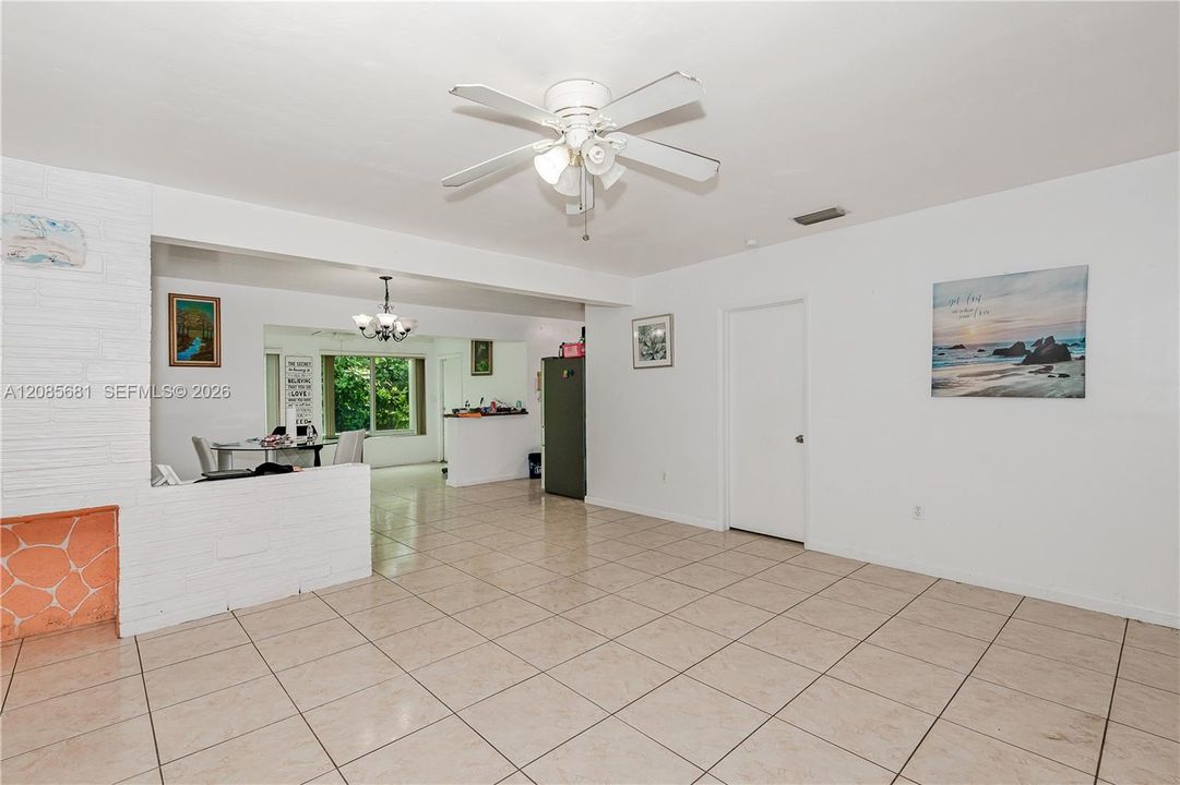 For Sale: $535,000 (3 beds, 2 baths, 1355 Square Feet)