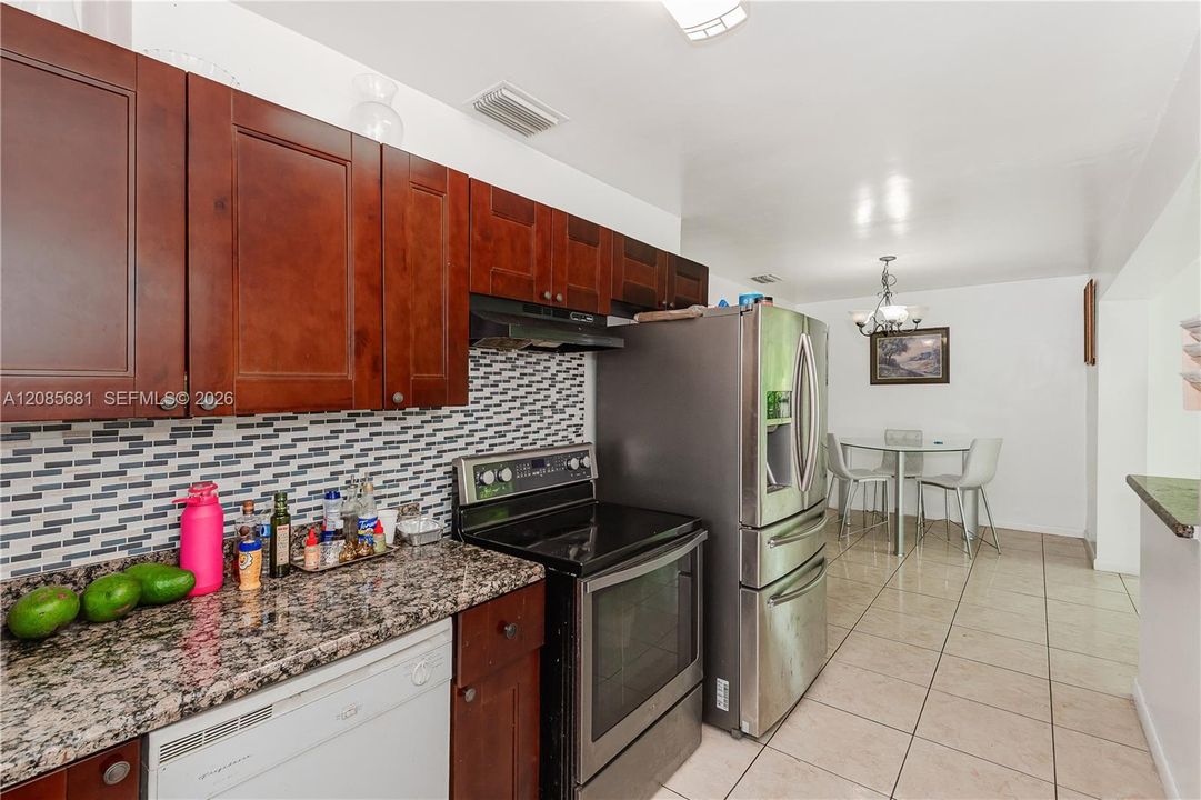 For Sale: $535,000 (3 beds, 2 baths, 1355 Square Feet)