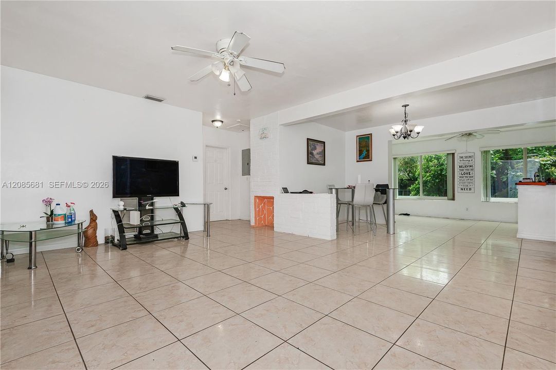 For Sale: $535,000 (3 beds, 2 baths, 1355 Square Feet)