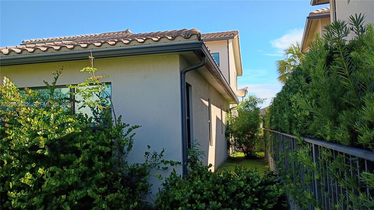 For Sale: $1,200,000 (4 beds, 4 baths, 3158 Square Feet)