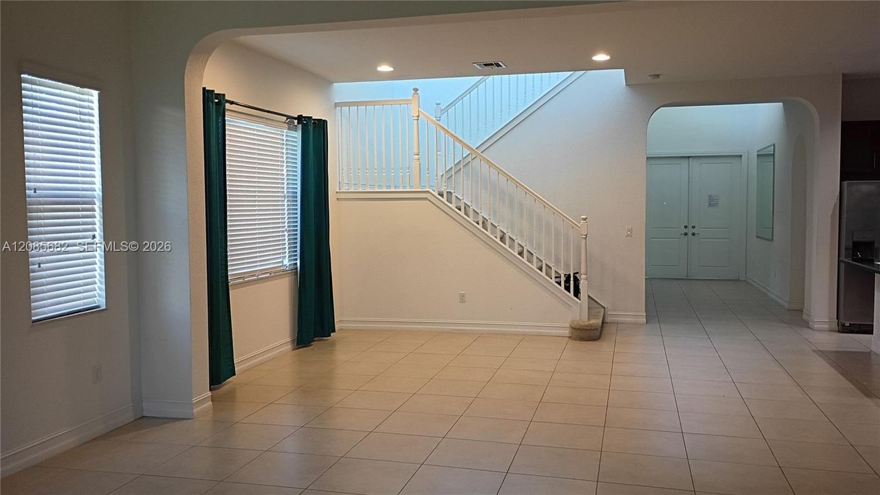 For Sale: $1,200,000 (4 beds, 4 baths, 3158 Square Feet)