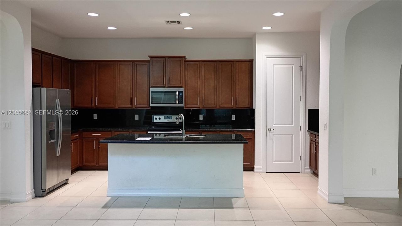 For Sale: $1,200,000 (4 beds, 4 baths, 3158 Square Feet)