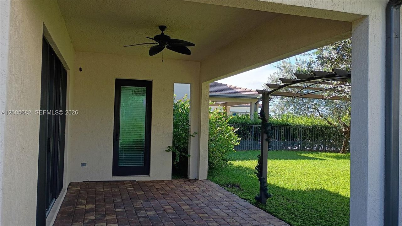 For Sale: $1,200,000 (4 beds, 4 baths, 3158 Square Feet)