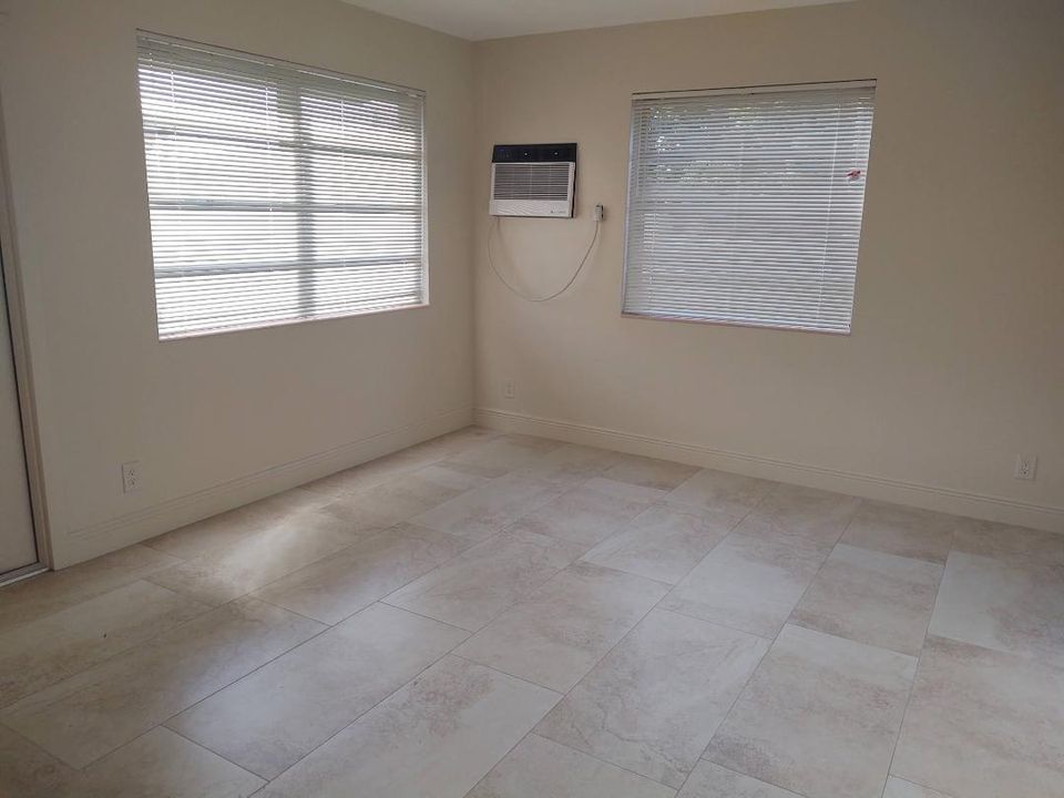 living room 1 bedail