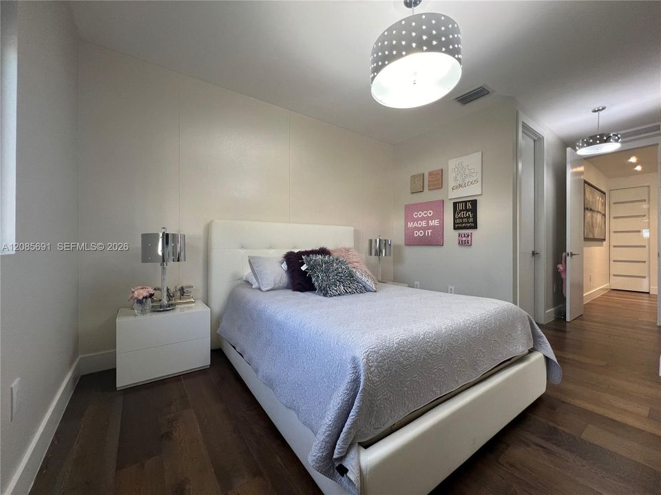 For Rent: $15,000 (5 beds, 7 baths, 4126 Square Feet)