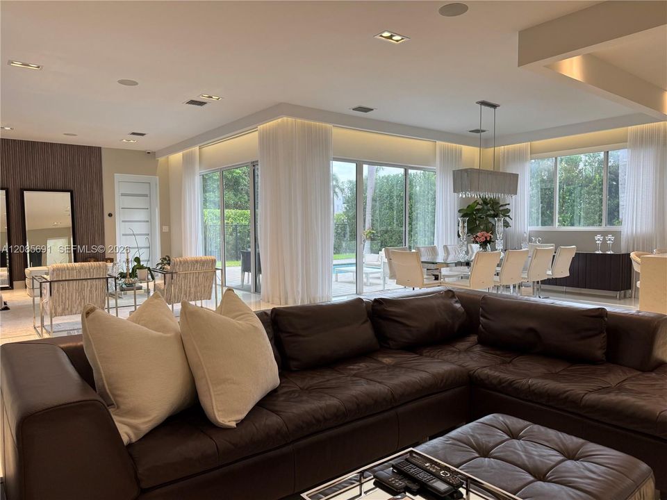 For Rent: $15,000 (5 beds, 7 baths, 4126 Square Feet)