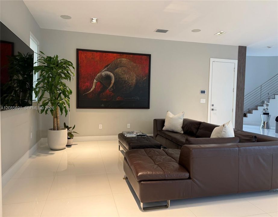 For Rent: $15,000 (5 beds, 7 baths, 4126 Square Feet)