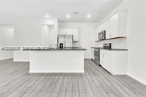 For Rent: $4,250 (3 beds, 2 baths, 1776 Square Feet)