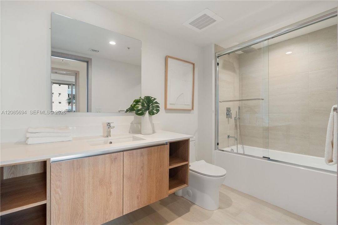For Rent: $8,200 (2 beds, 2 baths, 1400 Square Feet)