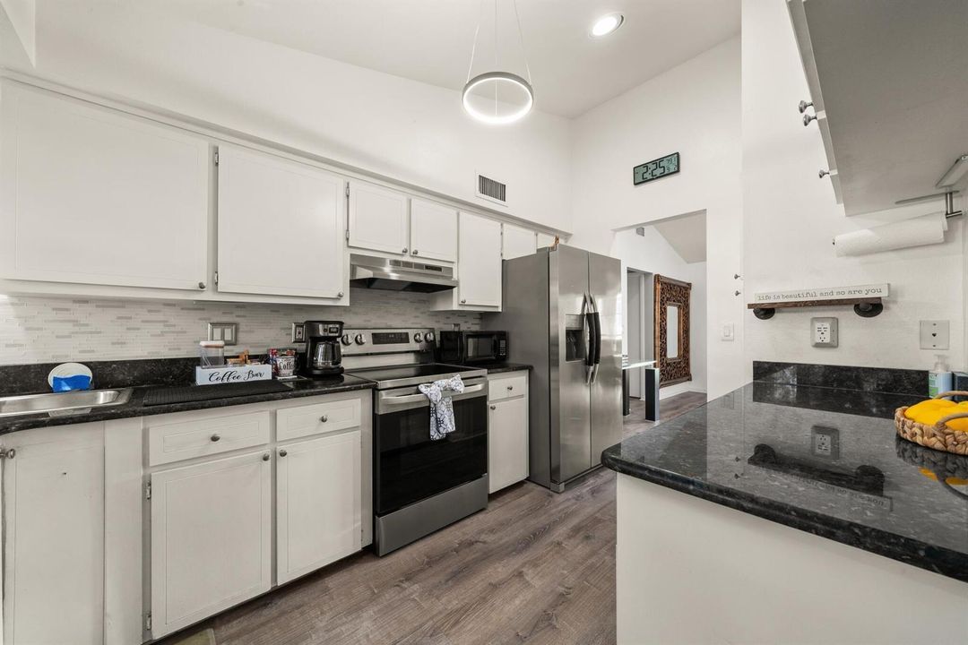interior - kitchen 3