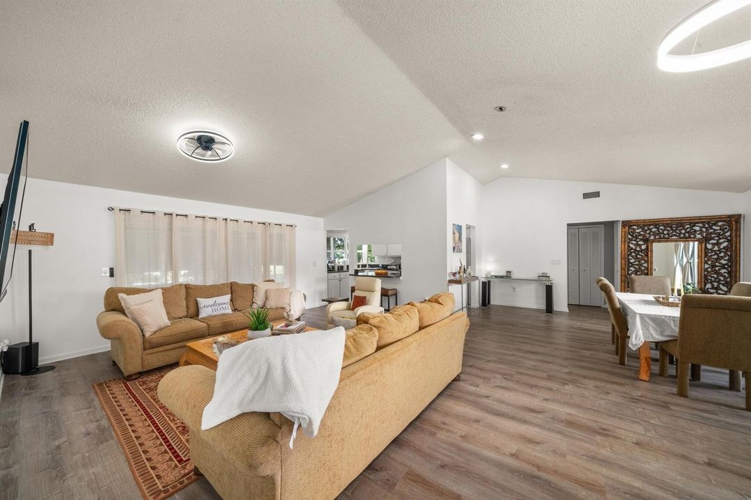 interior - living room 4