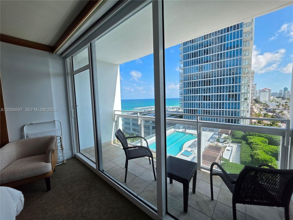 For Rent: $15,000 (2 beds, 2 baths, 1048 Square Feet)
