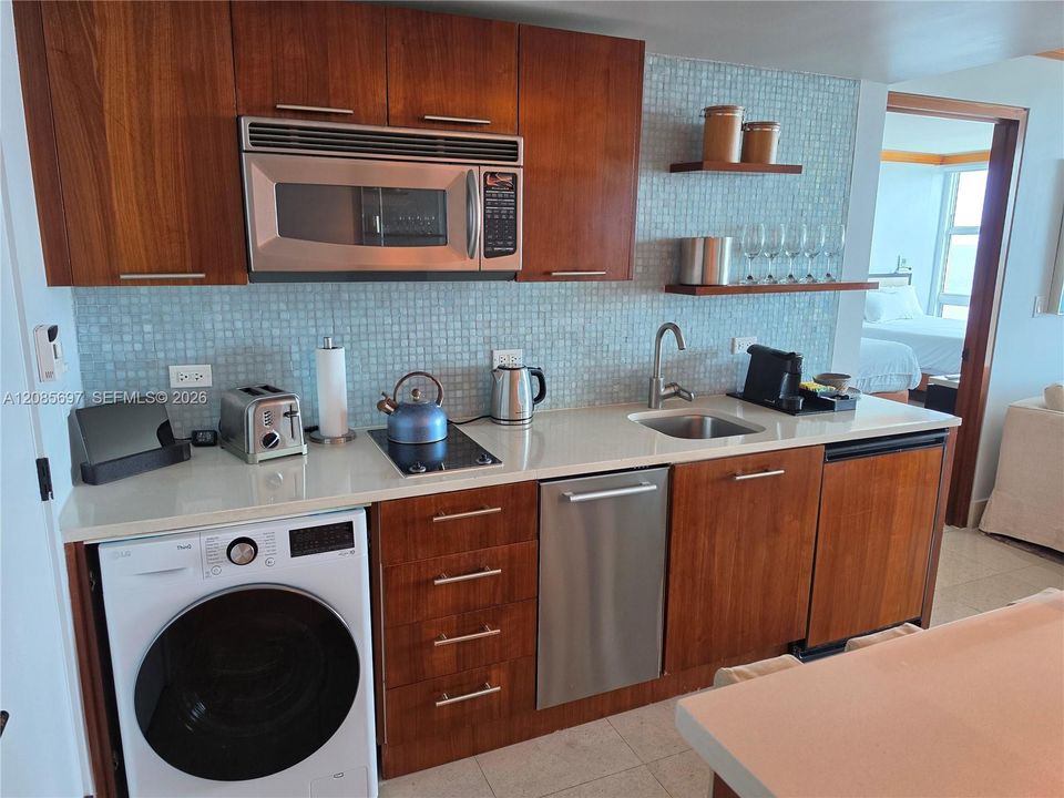 For Rent: $15,000 (2 beds, 2 baths, 1048 Square Feet)